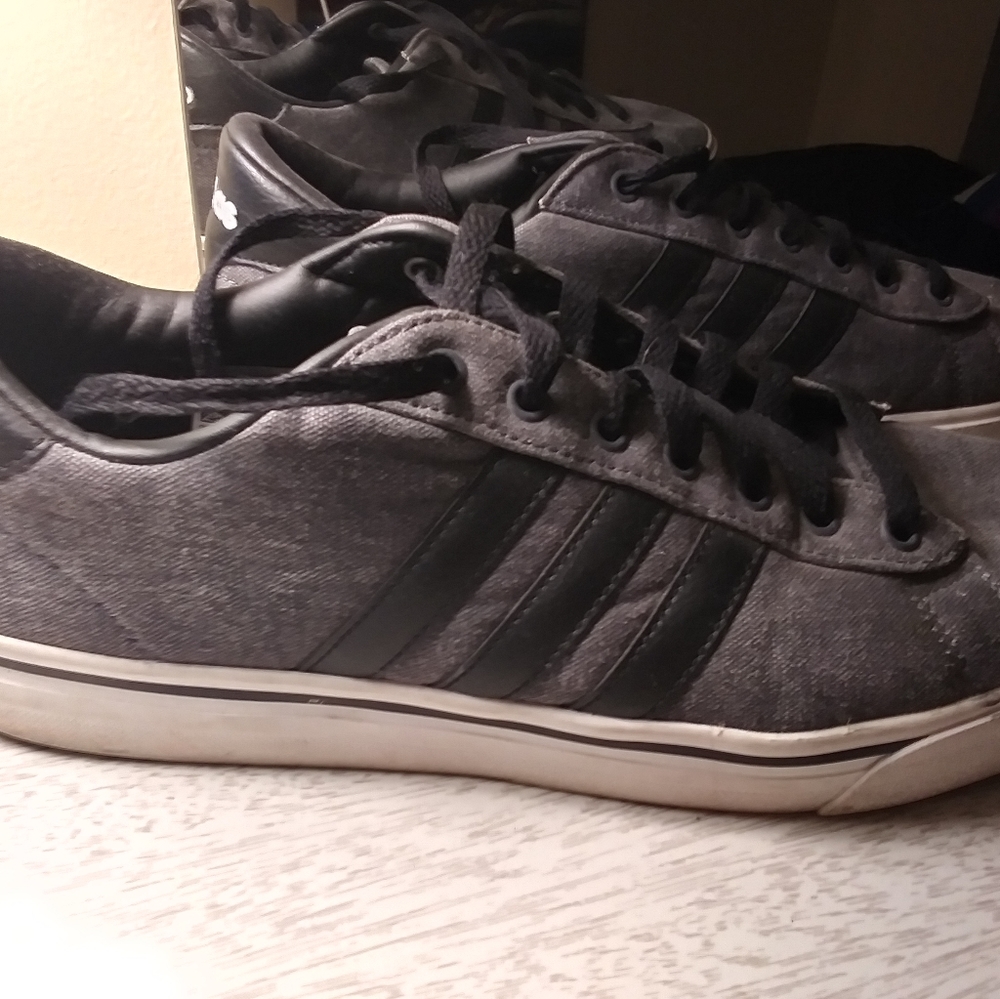 Adidas mens shoes size 10